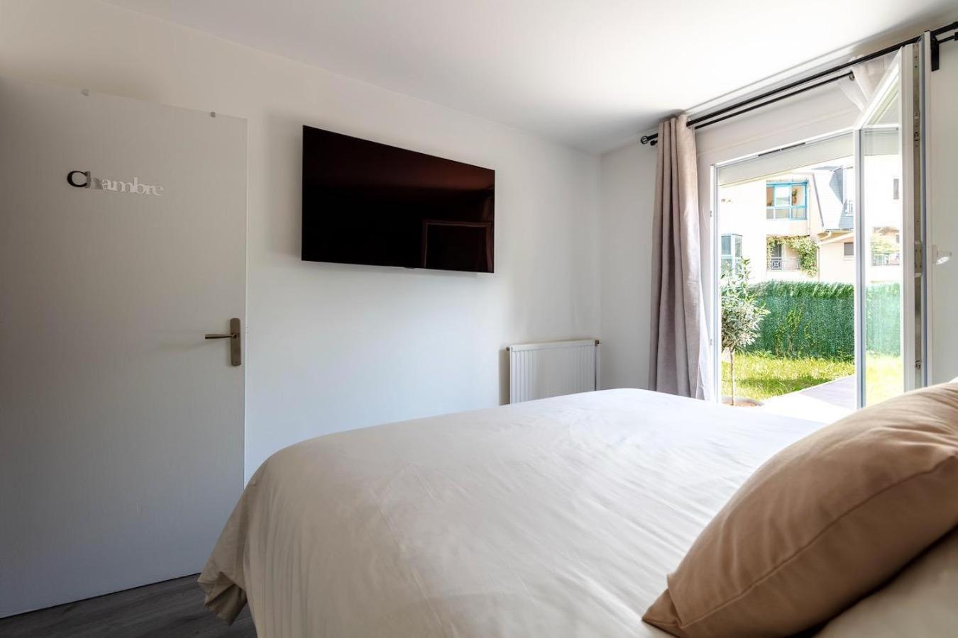 Charmant Refuge Avec Jardin, A 6 Minutes A Pied Du Metro Creteil L Echat-Lovely Retreat With Garden, Located A 6-Minute Walk From Creteil L Echat Metro Station Εξωτερικό φωτογραφία