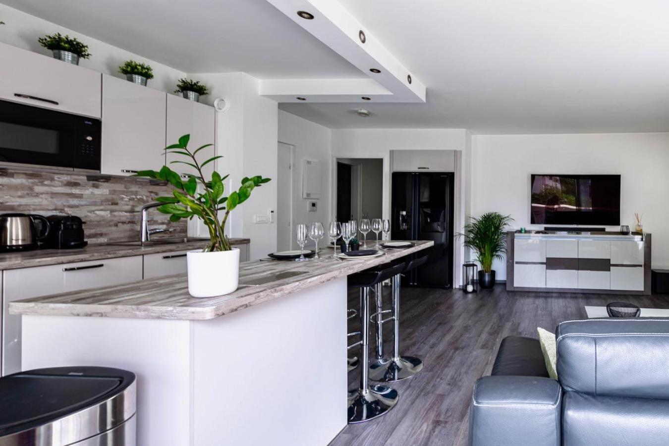 Charmant Refuge Avec Jardin, A 6 Minutes A Pied Du Metro Creteil L Echat-Lovely Retreat With Garden, Located A 6-Minute Walk From Creteil L Echat Metro Station Εξωτερικό φωτογραφία