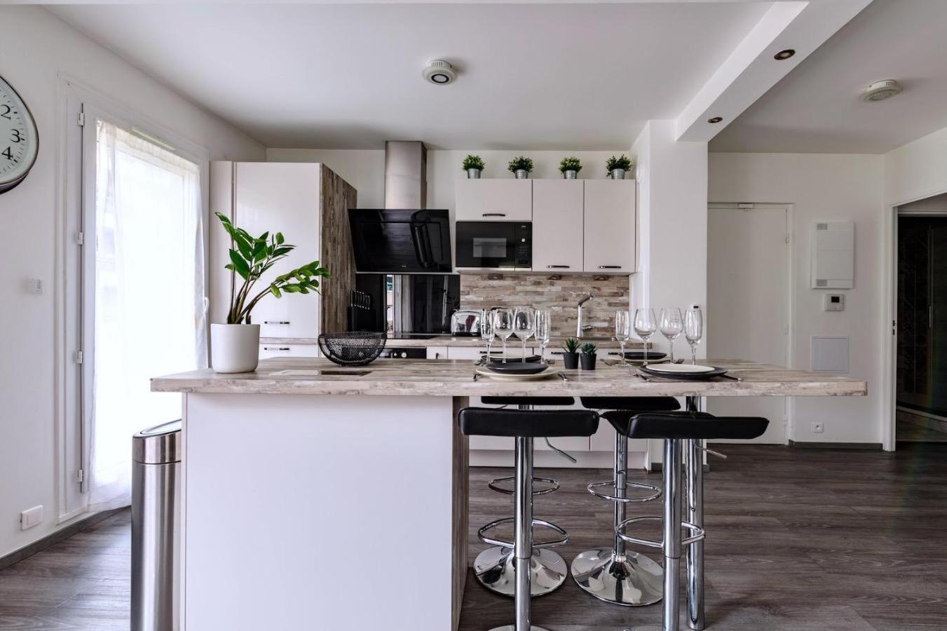 Charmant Refuge Avec Jardin, A 6 Minutes A Pied Du Metro Creteil L Echat-Lovely Retreat With Garden, Located A 6-Minute Walk From Creteil L Echat Metro Station Εξωτερικό φωτογραφία