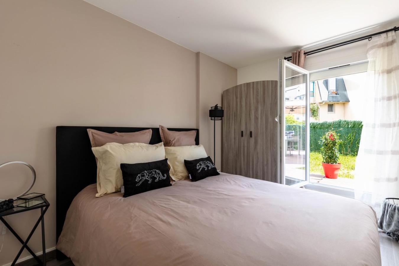 Charmant Refuge Avec Jardin, A 6 Minutes A Pied Du Metro Creteil L Echat-Lovely Retreat With Garden, Located A 6-Minute Walk From Creteil L Echat Metro Station Εξωτερικό φωτογραφία